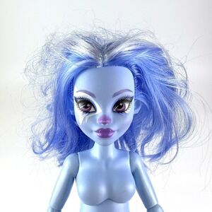 Monster High Skulltimate Secrets Abby Bominable Nude Fashion Doll Fangs Horns